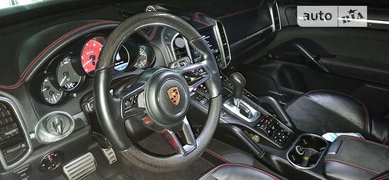 Porsche Cayenne 2016