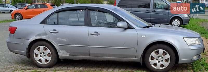Hyundai-8