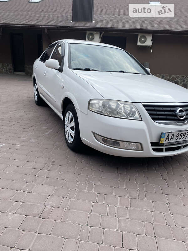 Nissan Sunny 2008