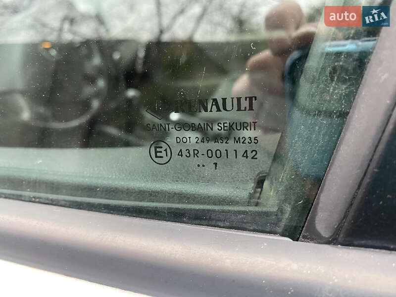 Renault-25