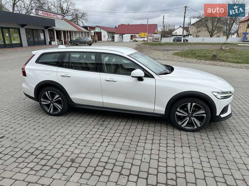 Volvo V60 2020