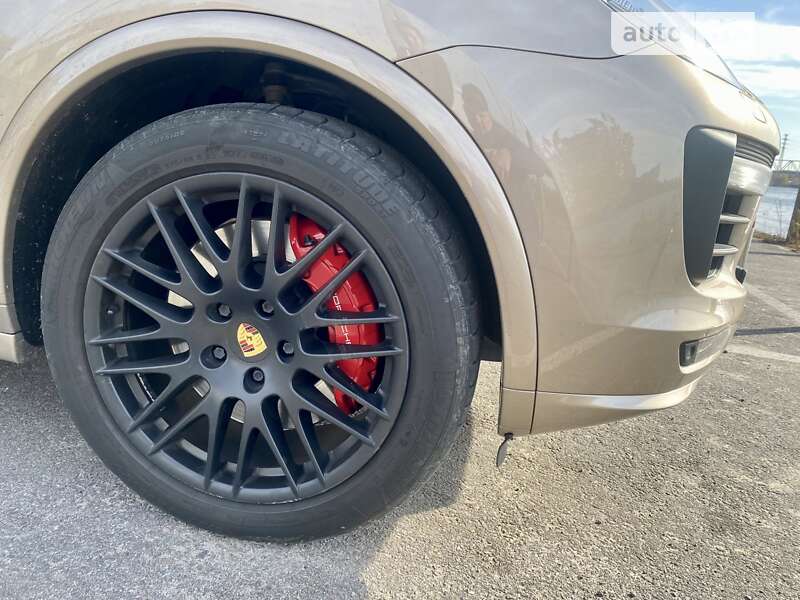 Porsche Cayenne 2016