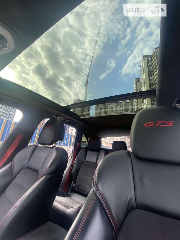 Porsche Cayenne 2016