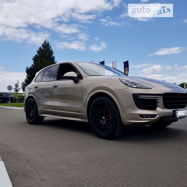 Porsche Cayenne 2016