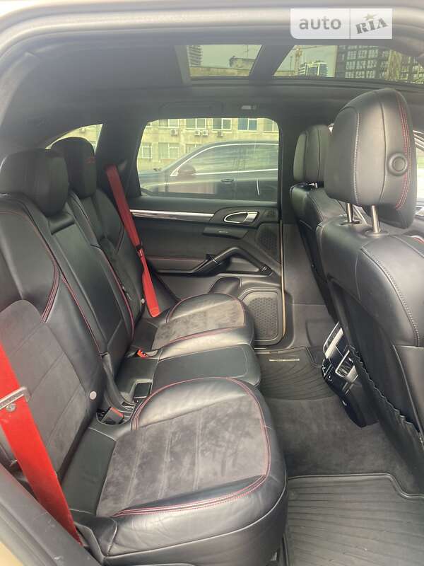 Porsche Cayenne 2016