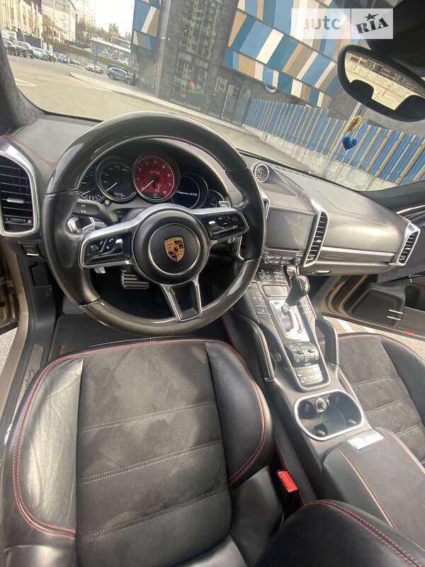 Porsche Cayenne 2016