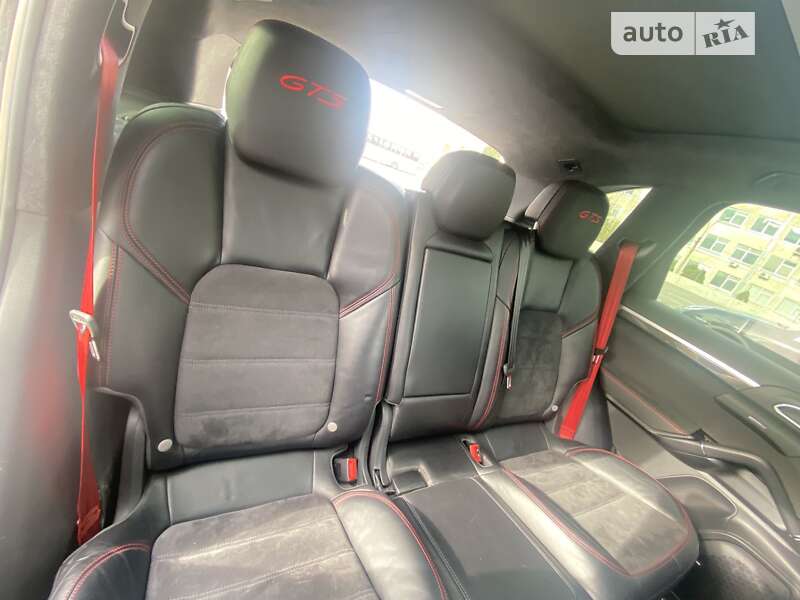 Porsche Cayenne 2016