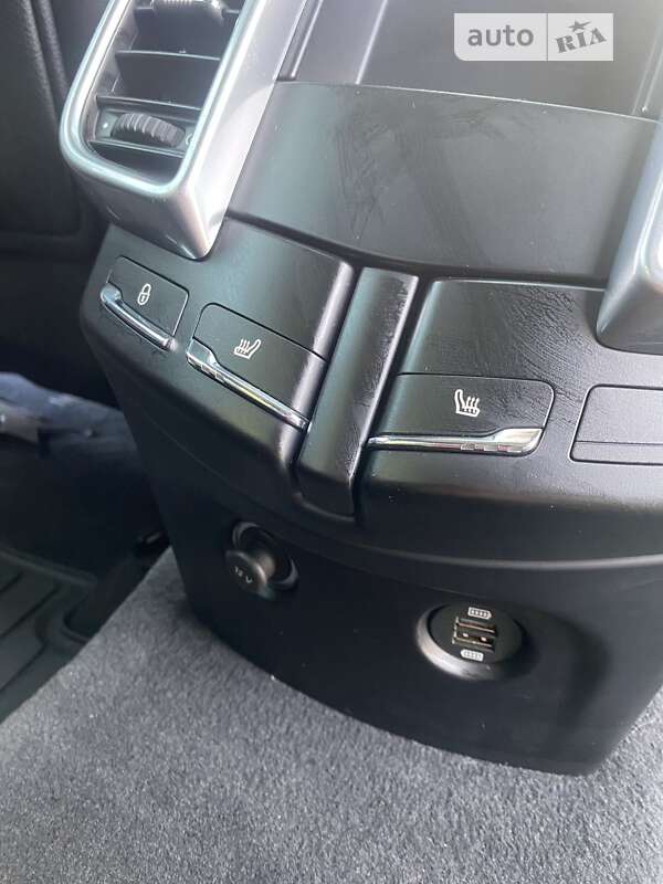 Porsche Cayenne 2016