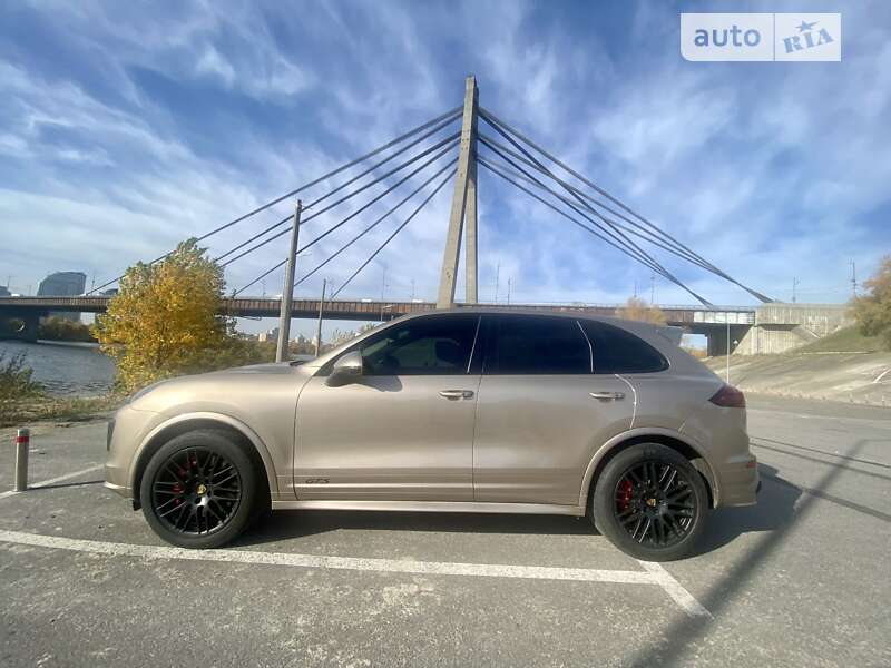 Porsche Cayenne 2016