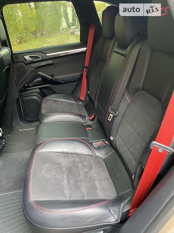 Porsche Cayenne 2016