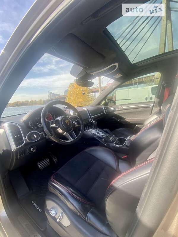 Porsche Cayenne 2016