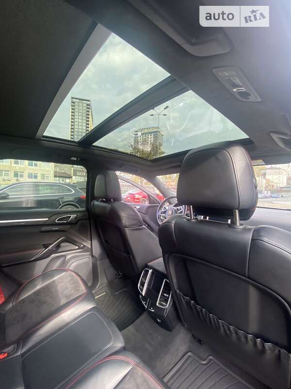 Porsche Cayenne 2016