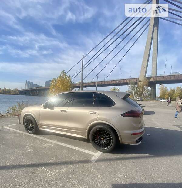 Porsche Cayenne 2016