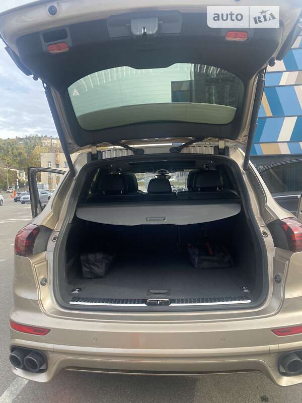 Porsche Cayenne 2016