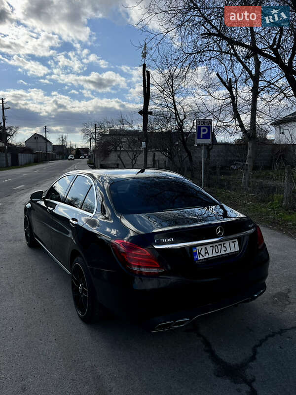 Mercedes-Benz-21