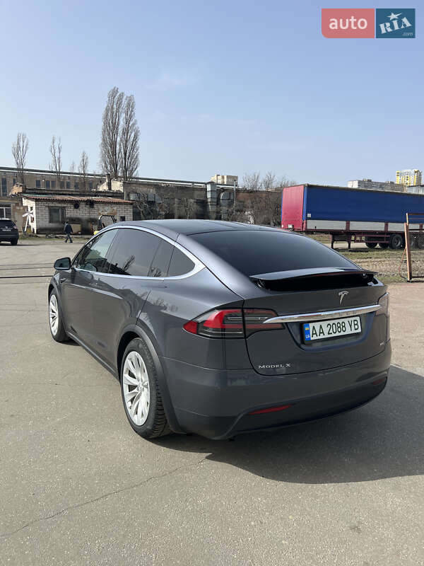 Tesla Model X 2018