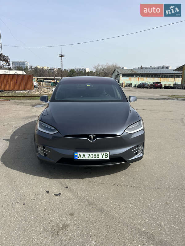 Tesla Model X 2018