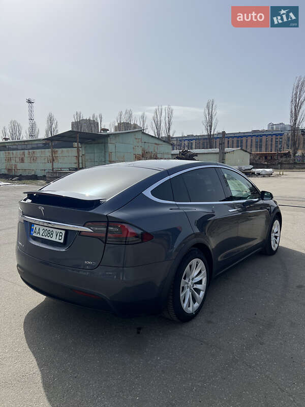 Tesla Model X 2018