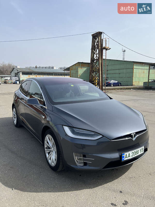 Tesla Model X 2018