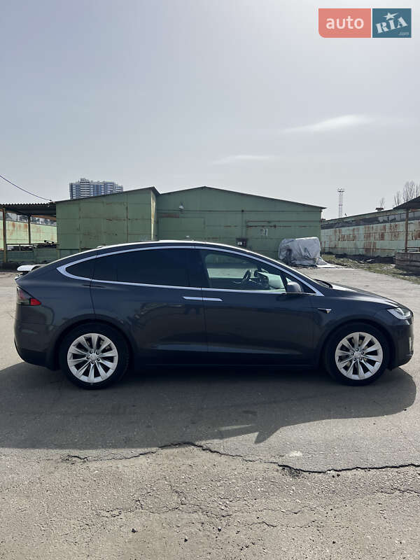 Tesla Model X 2018