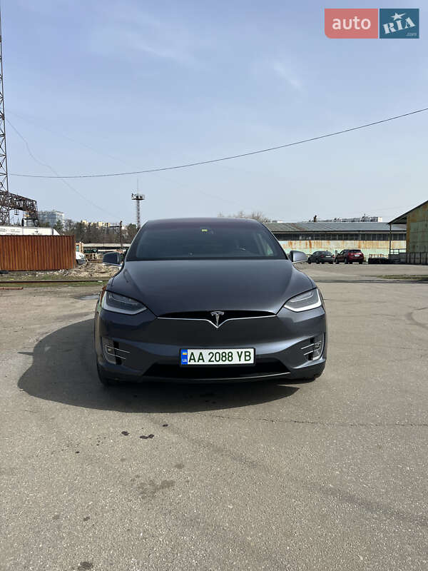 Tesla Model X 2018