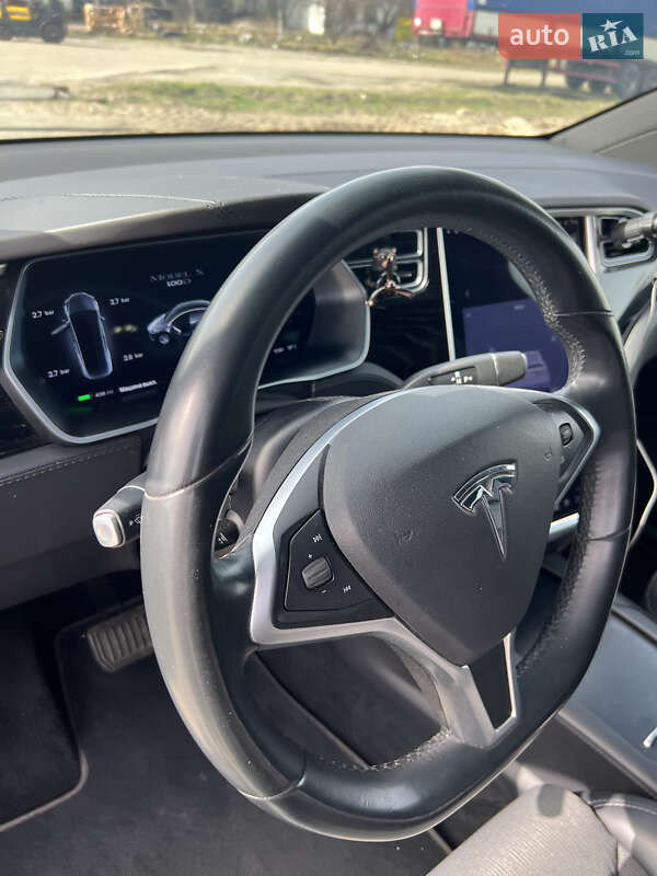 Tesla Model X 2018