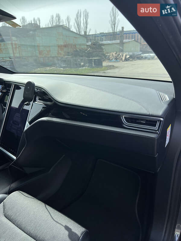 Tesla Model X 2018