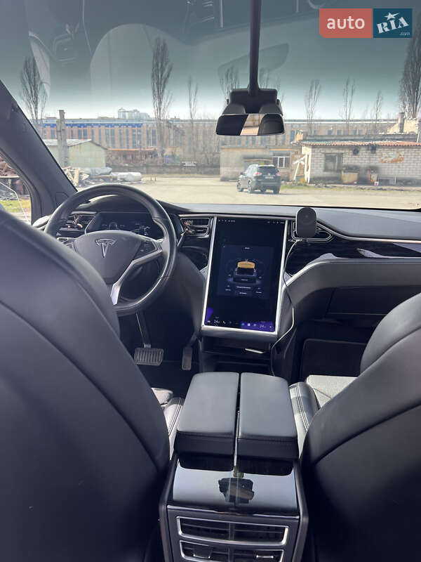 Tesla Model X 2018