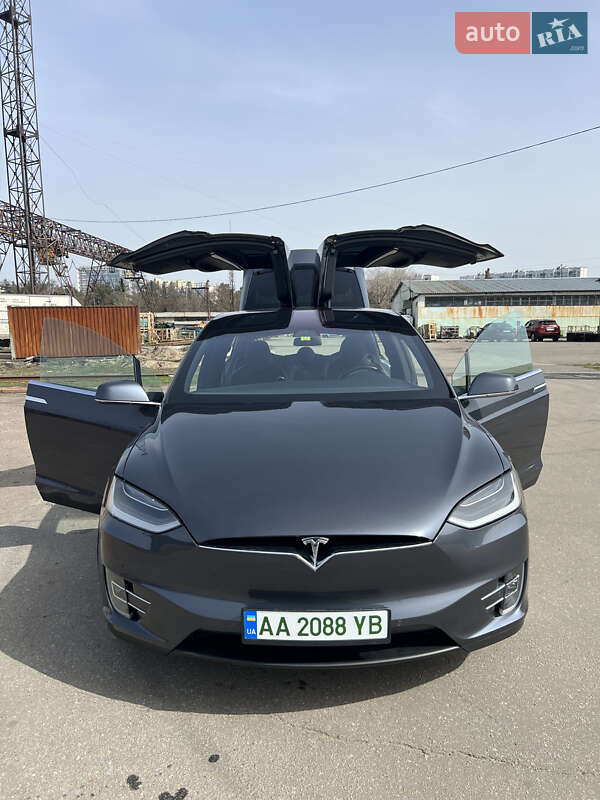Tesla Model X 2018