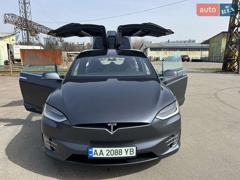 Tesla Model X 2018