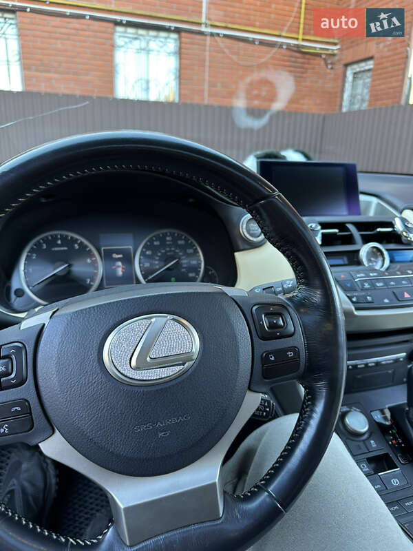 Lexus-15