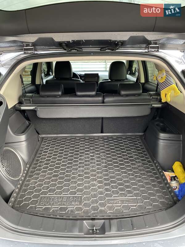 Mitsubishi Outlander 2016