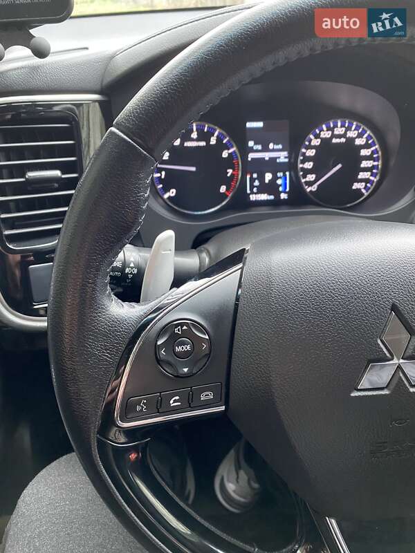 Mitsubishi Outlander 2016