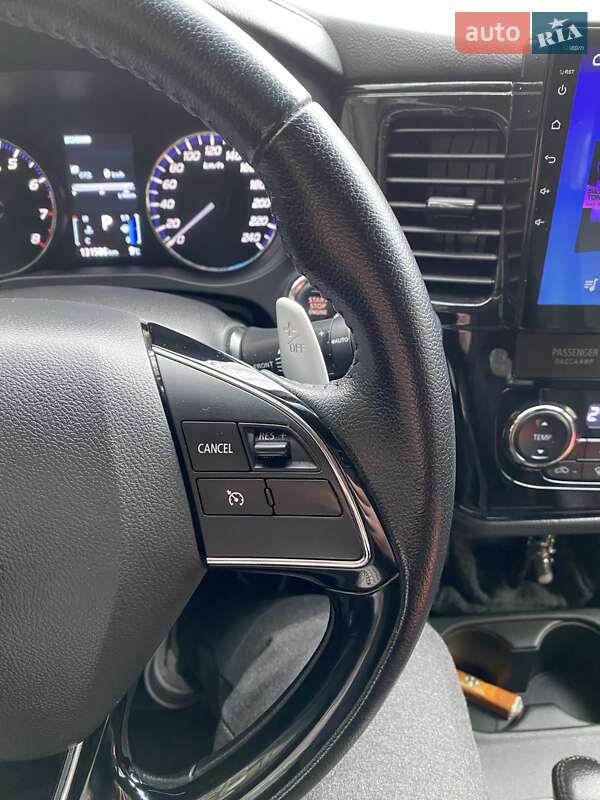 Mitsubishi Outlander 2016