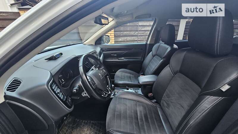 Mitsubishi Outlander 2021