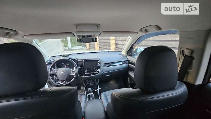 Mitsubishi Outlander 2021