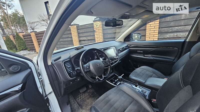 Mitsubishi Outlander 2021