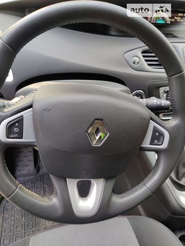 Renault-9