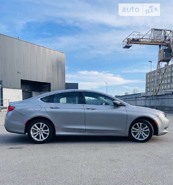 Chrysler 200 2015
