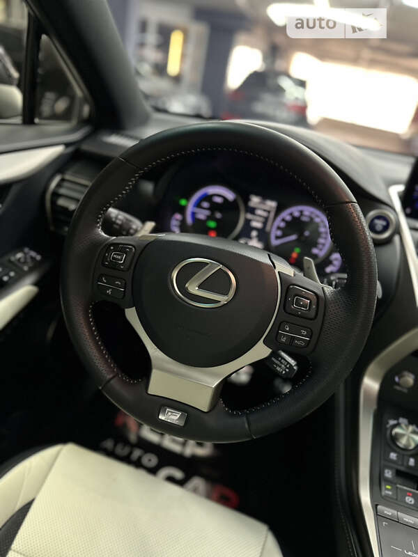 Lexus-12