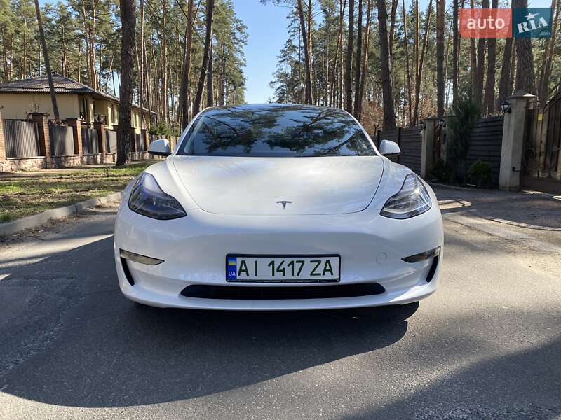 Tesla Model 3 2022