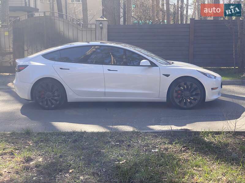 Tesla Model 3 2022