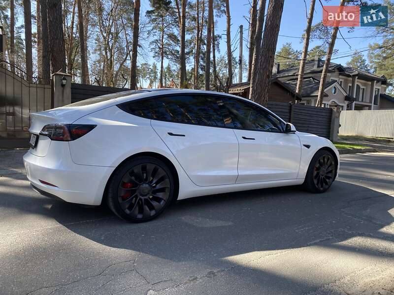 Tesla Model 3 2022