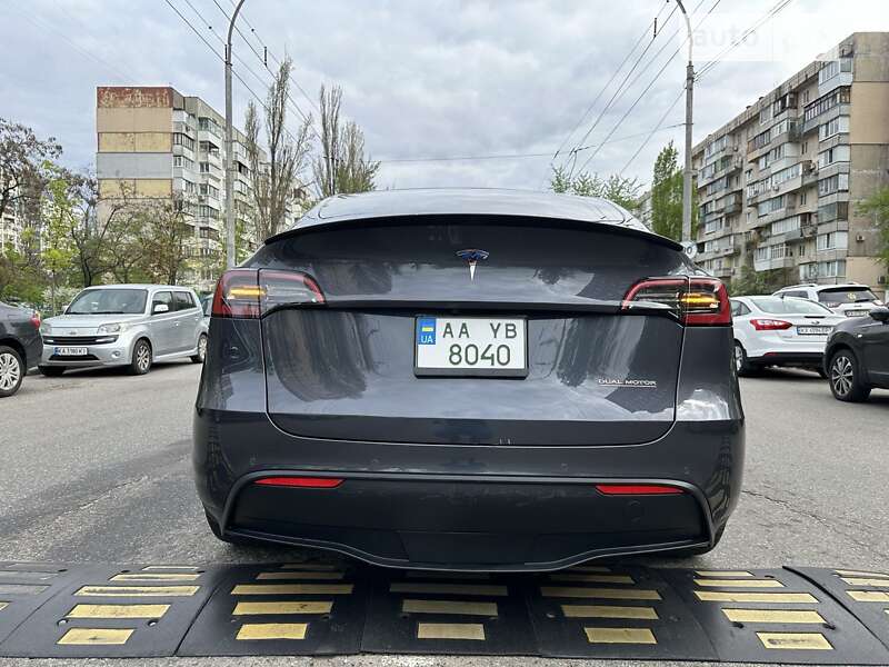 Tesla Model Y 2021