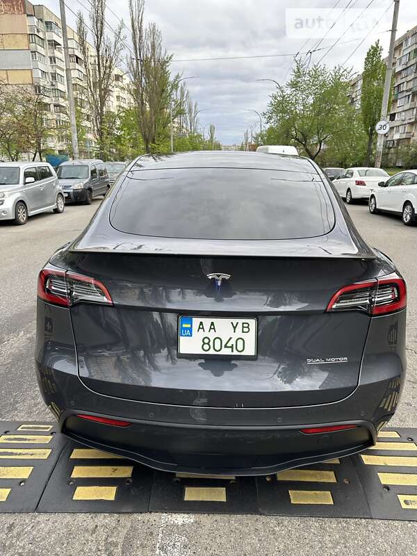 Tesla Model Y 2021