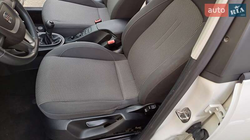 SEAT-46