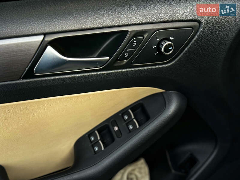 Volkswagen Jetta 2014