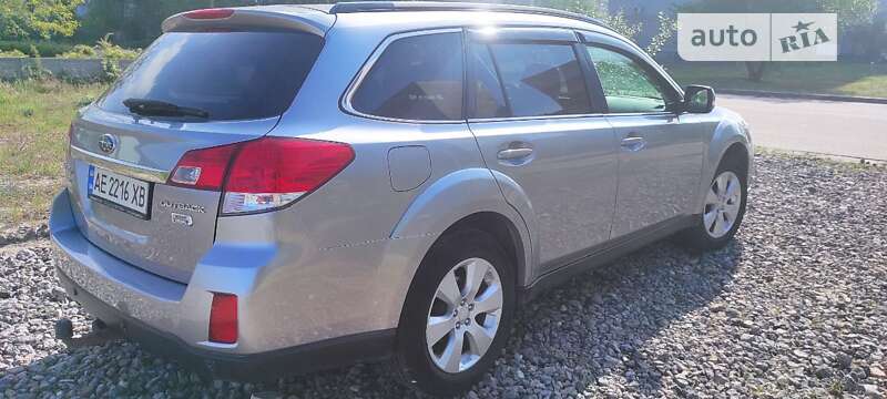 Subaru Legacy 2011