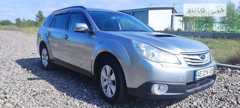 Subaru Legacy 2011