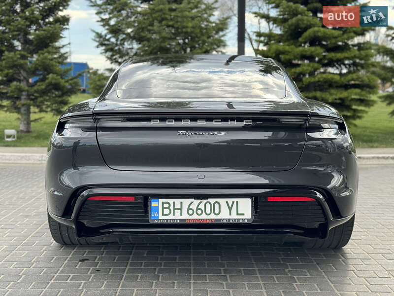 Porsche Taycan 2020